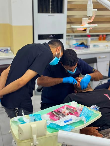 كلية طب الأسنان تواصل خدماتها الطبية التطوعية لزائري الأربعينية